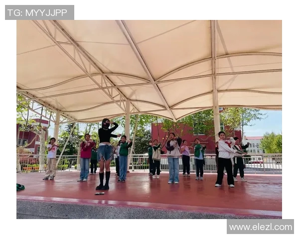 南京街舞队在极限运动会中的精彩节奏表现与观众互动点评分析